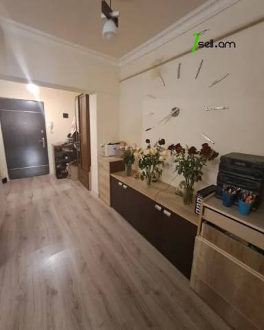 Ընդարձակ 1 սենյականոց բնակարան նորակառույց շենքում Տիգրան Պետրոսյանի փողոցում, 55 ք.մ.