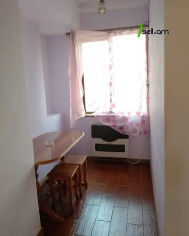 1 սենյականոց բնակարան Հանրապետության փողոցում, 48 քմ, 7/9 հարկ, կապիտալ վերանորոգված