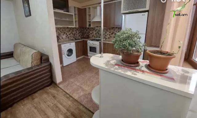 3 սենյականոց բնակարան Նար-Դոսի փողոցում, 66 ք.մ., 3/9 հարկ, եվրովերանորոգված