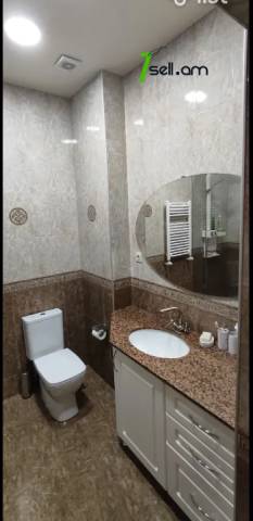 3 սենյականոց բնակարան նորակառույց շենքում Գրիբոյեդովի փողոցում, 116 քմ, 11/15 հարկ, 2 սանհանգույց