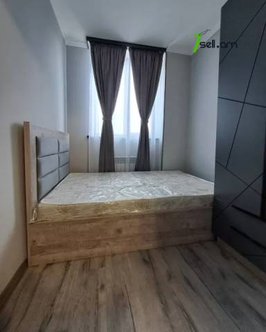 3 սենյականոց բնակարան Վառլամ Ավանեսովի փողոցում, 46 քմ, 1/5 հարկ, դիզայներական ոճով վերանորոգված