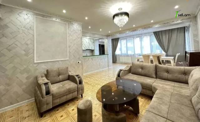 3 սենյականոց բնակարան Նալբանդյան փողոցում, 94 քմ, 2 սանհանգույց, մի քանի պատշգամբ