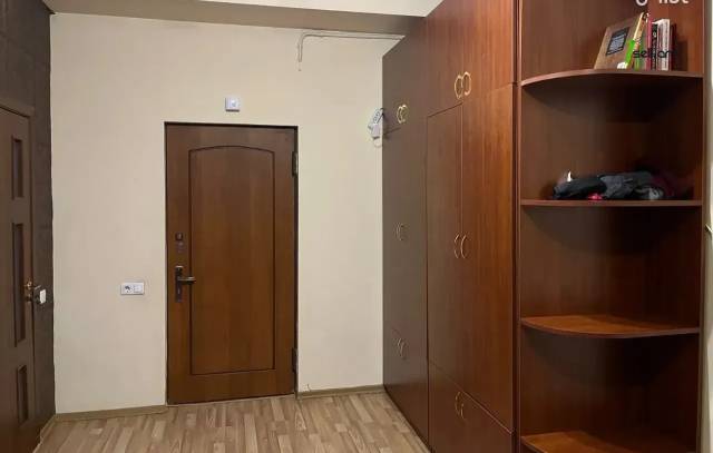 2 սենյականոց բնակարան նորակառույց շենքում Քեռու փողոցում, 81 ք.մ., բարձր առաստաղներ, 6/18 հարկ