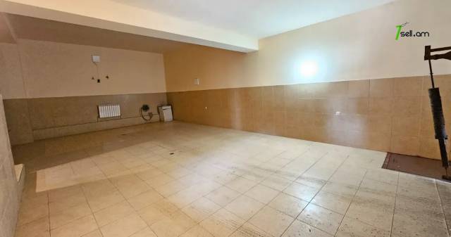 Չորս հարկանի քարե տուն Գարեգին Հովսեփյանի փողոցում Նորք Մարաշում, 2265 քմ, 3+ սանհանգույց