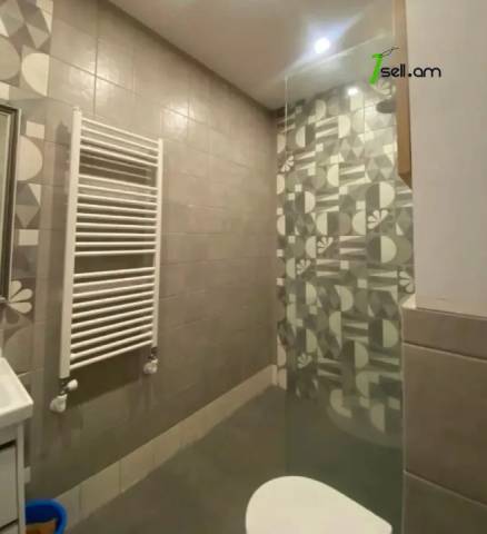 2 սենյականոց բնակարան նորակառույց շենքում, Duryan District, 45 քմ, 2/5 հարկ, բարձր առաստաղներ