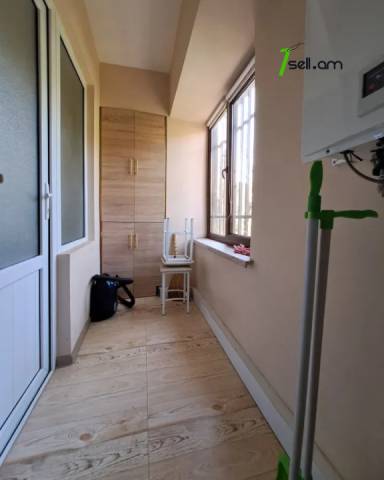 2 սենյականոց բնակարան Դերենիկ Դեմիրճյանի փողոցում, 65 ք.մ., 2/9 հարկ, կապիտալ վերանորոգված