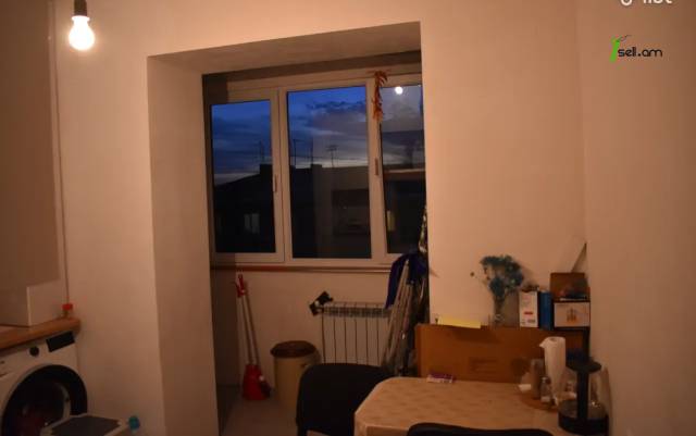 4 սենյականոց բնակարան Մոլդովական փողոցում, 85 ք.մ., մասնակի վերանորոգում, քարե շենք