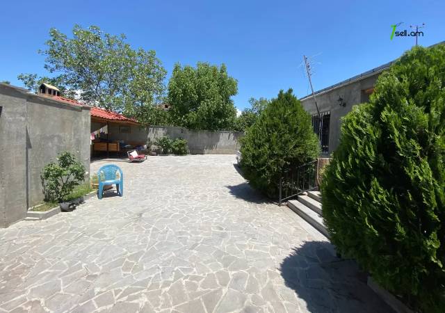 Մեկ հարկանի քարե տուն Կարբիում, 130 ք.մ., կապիտալ վերանորոգված