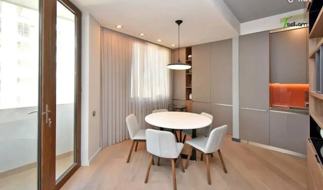 3 սենյականոց բնակարան նորակառույց շենքում Կոմիտասի պողոտայում, 106 ք.մ., բարձր առաստաղներ