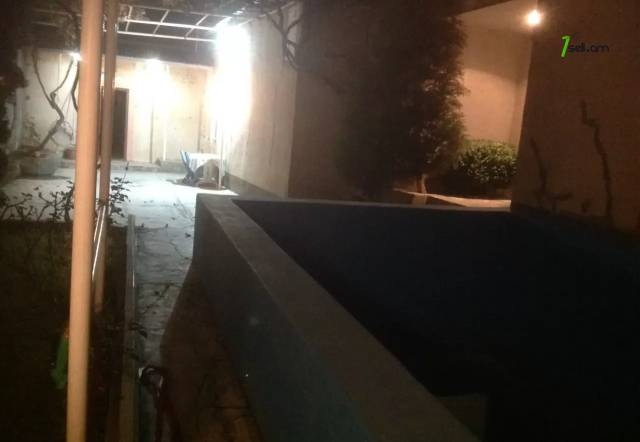 Մեկ հարկանի քարե տուն Բուռնազյան փողոցում Էրեբունիում, 300 ք.մ., կապիտալ վերանորոգված