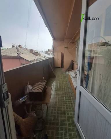 3 սենյականոց բնակարան, Մովսես Խորենացի փողոց 1-ին նրբանցք, 93 ք.մ., 2 սանհանգույց, 6/13 հարկ