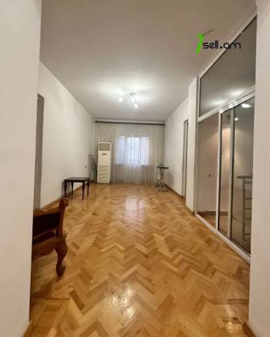 Երկու հարկանի քարե տուն Դավիթ Բեկի փողոցում Էրեբունիում, 250 քմ, 3+ սանհանգույց, եվրովերանորոգված