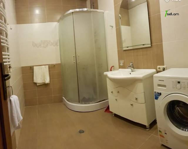 2 սենյականոց բնակարան նորակառույց շենքում Նաիրի Զարյան փողոցում, 65 ք.մ., բարձր առաստաղներ