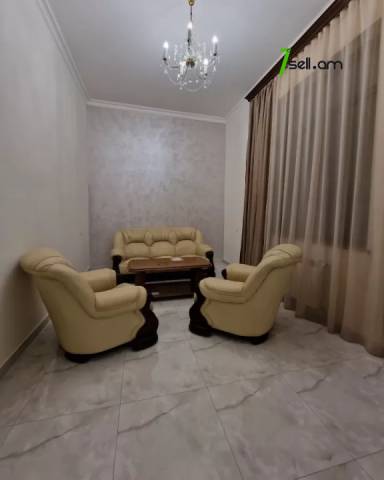 Երկու հարկանի քարե տուն Մուրացանի փողոցում Էրեբունիում, 220 ք.մ., 3+ սանհանգույց