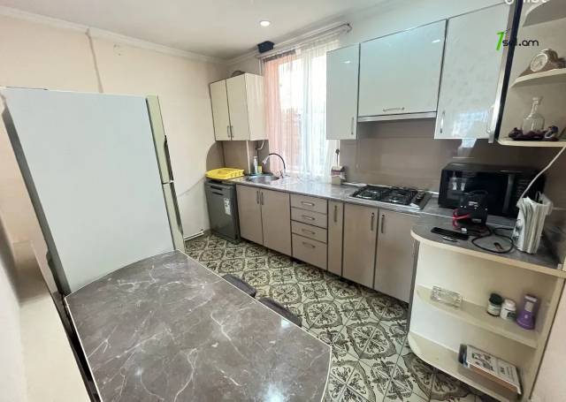 Մեկ հարկանի քարե տուն Բուժաշխատողների փողոցում Նորք Մարաշում, 96 քմ, կապիտալ վերանորոգված