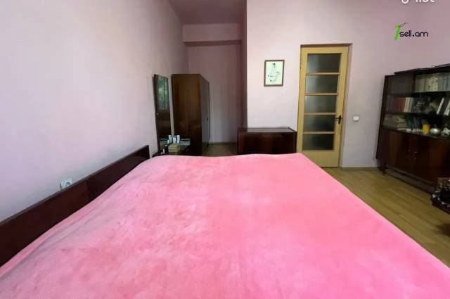 3 սենյականոց բնակարան Կիևյան փողոցում, 70 քմ, 2/5 հարկ, բարձր առաստաղներ, կապիտալ վերանորոգված