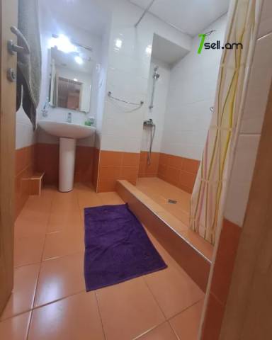 2 սենյականոց բնակարան Բաղրամյան պողոտայում, 73 ք.մ., 5/9 հարկ, կապիտալ վերանորոգված