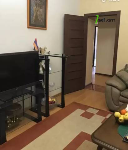 3 սենյականոց բնակարան Կոմիտասի պողոտայում, 70 ք.մ., բարձր առաստաղներ, եվրովերանորոգված, քարե շենք