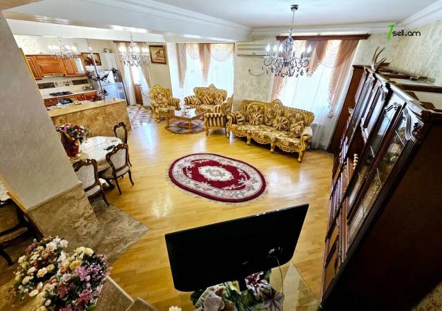 Երկու հարկանի քարե տուն Կուրղինյան փողոցում Մալաթիա Սեբաստիայում, 900 ք.մ., 2 սանհանգույց