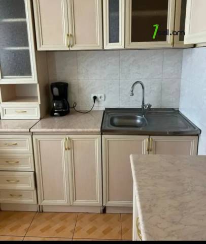 1 սենյականոց բնակարան Քաջազնունի փողոցում, 45 քմ, 5/9 հարկ, կապիտալ վերանորոգված