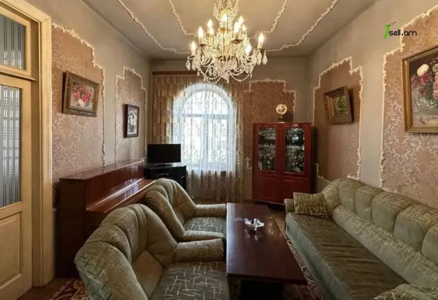3 սենյականոց բնակարան Կիևյան փողոցում, 100 քմ, նախավերջին հարկ, 2 սանհանգույց, բարձր առաստաղներ