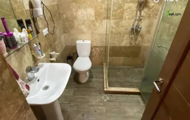 Երկու հարկանի տուն Մարշալ Խուդյակովի փողոցում Ավանում, 262 քմ, 3+ սանհանգույց, կապիտալ վերանորոգված