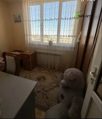 2 սենյականոց բնակարան Շիրազի փողոցում, 76 ք.մ., 10/14 հարկ, կապիտալ վերանորոգված