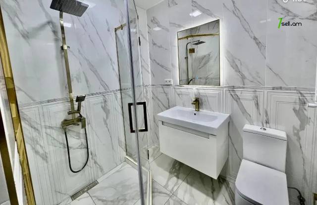 3 սենյականոց բնակարան նորակառույց շենքում Դավիթ Անհաղթի փողոցում, 115 քմ, 11/15 հարկ, 2 սանհանգույց