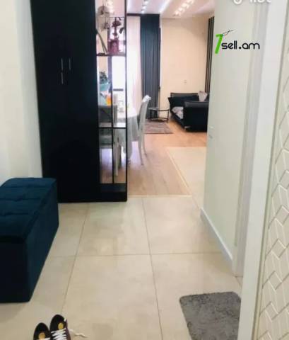 3 սենյականոց բնակարան նորակառույց շենքում Գրիբոյեդով փողոցում, 70 քմ, 3/17 հարկ, բարձր առաստաղներ