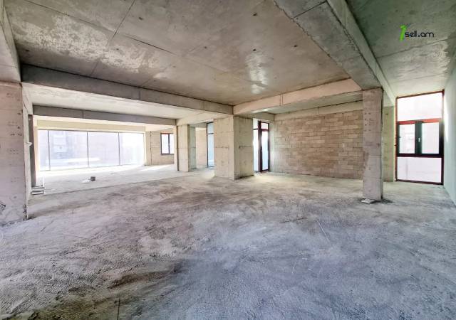 Բազմաֆունկցիոնալ գույք Հրաչյա Քոչար փողոցում Արաբկիրում, 1070 ք.մ.