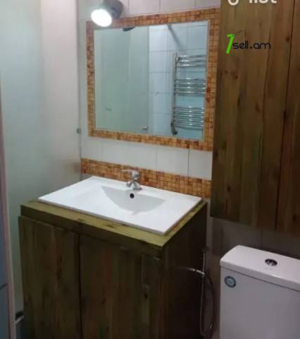 2 սենյականոց բնակարան Նալբանդյան փողոցում, 54 քմ, 3/6 հարկ, բարձր առաստաղներ