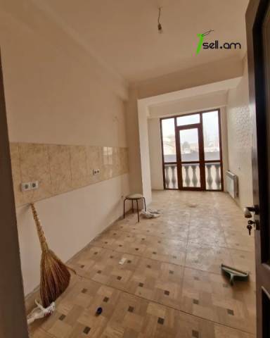 3 սենյականոց բնակարան նորակառույց շենքում Նիկողայոս Ադոնցի փողոցում, 90 ք.մ., բարձր առաստաղներ