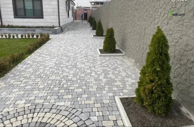 Մեկ հարկանի տուն Դավթաշենի 10-րդ փողոցում Դավիթաշենում, 320 ք.մ., 2 սանհանգույց