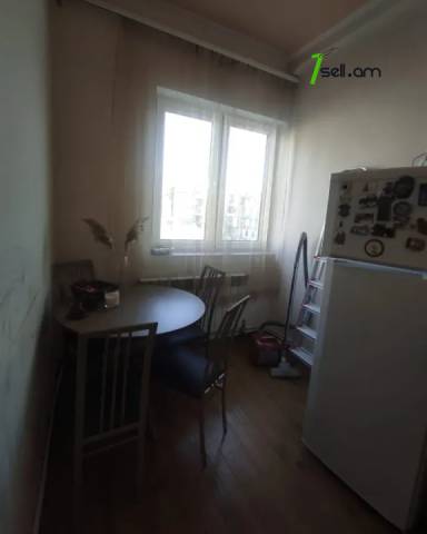 2 սենյականոց բնակարան Կոմիտասի պողոտայում, 45 ք.մ., կոսմետիկ վերանորոգում, քարե շենք