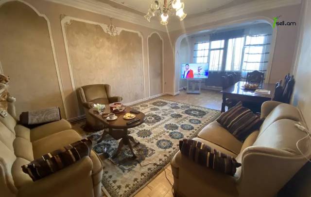 4 սենյականոց բնակարան, Արագածի զանգված, 120 ք.մ., 2/5 հարկ, 2 սանհանգույց, բարձր առաստաղներ