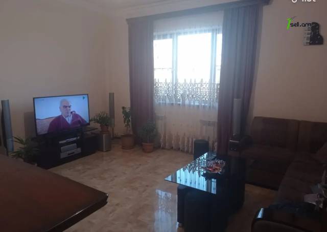 Մեկ հարկանի քարե տուն Զորավար Անդրանիկի փողոցում Քասախում, 120 քմ, 2 սանհանգույց