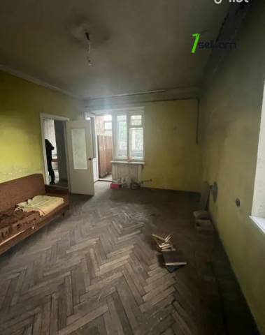 2 սենյականոց բնակարան Ռուբինյանց փողոցում, 58 ք.մ., 2/5 հարկ, քարե շենք