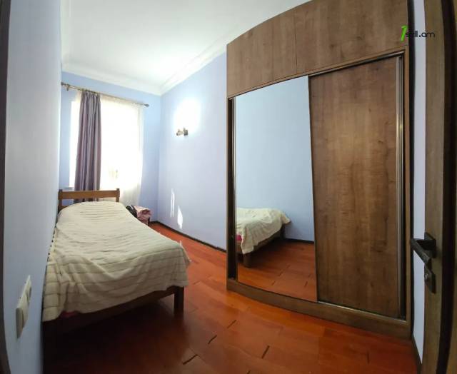 Մեկ հարկանի քարե տուն 20-րդ փողոցում Այնթապում, 900 քմ, կապիտալ վերանորոգված