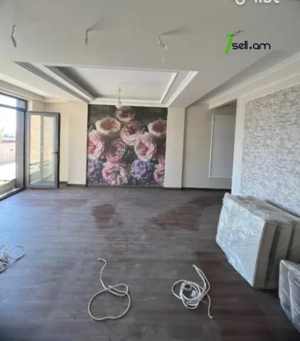 Ընդարձակ 4 սենյականոց բնակարան նորակառույց շենքում Տիգրան Պետրոսյան փողոցում, 277 ք.մ., 2/9 հարկ