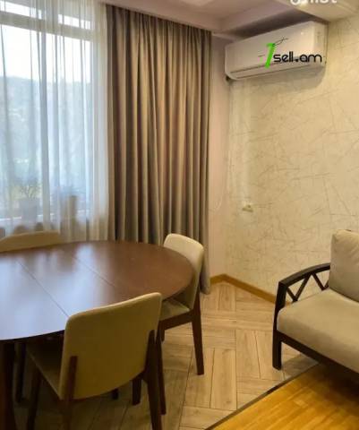 3 սենյականոց բնակարան Վարդանանց փողոցում, 68 քմ, 4/10 հարկ, կապիտալ վերանորոգված