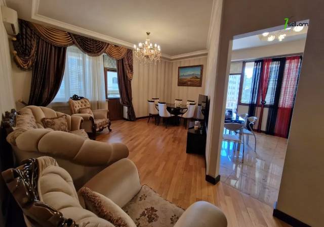 3 սենյականոց բնակարան նորակառույց շենքում Ամիրյան փողոցում, 107 ք.մ., 2 սանհանգույց