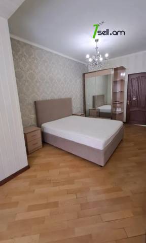 3 սենյականոց բնակարան Սայաթ-Նովայի պողոտայում, 105 քմ, 2/5 հարկ, 2 սանհանգույց, մի քանի պատշգամբ