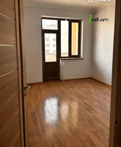 3 սենյականոց բնակարան նորակառույց շենքում Մոնթե Մելքոնյան փողոցում, 78 ք.մ., բարձր առաստաղներ