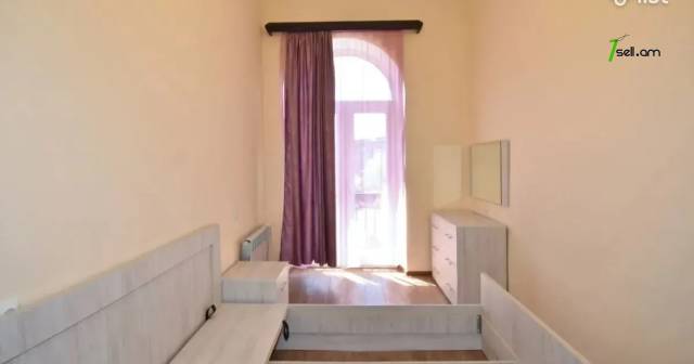 2 սենյականոց բնակարան Կիևյան փողոցում, 56 ք.մ., բարձր առաստաղներ, 2/5 հարկ, կապիտալ վերանորոգված