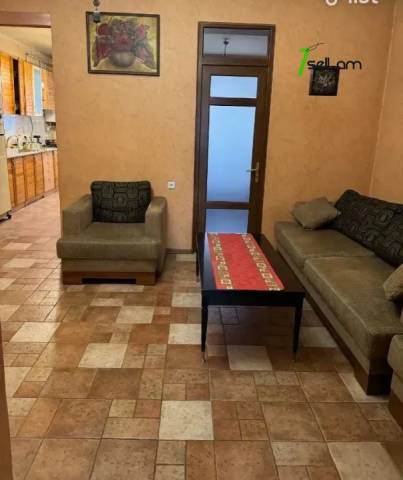 4 սենյականոց բնակարան Ազատության պողոտայում, 109 ք.մ., 2/5 հարկ, կապիտալ վերանորոգված, քարե շենք