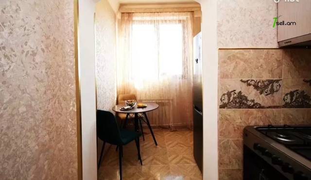 2 սենյականոց բնակարան Աթոյան փողոցում, 56 ք.մ., 7/9 հարկ, կապիտալ վերանորոգված