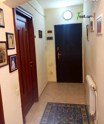 2 սենյականոց բնակարան, Նազարբեկյան թաղամաս, 50 ք.մ., նախավերջին հարկ, կապիտալ վերանորոգված