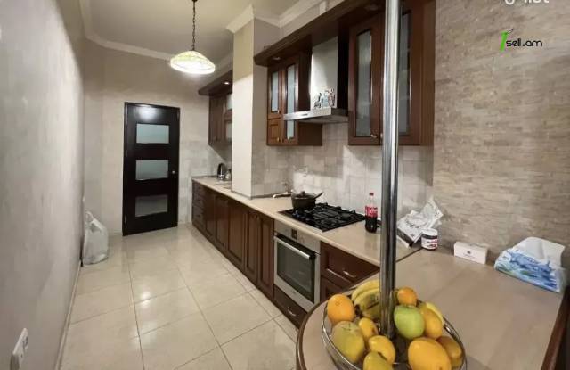 3 սենյականոց բնակարան նորակառույց շենքում Տոլբուխինի փողոցում, 95 ք.մ., բարձր առաստաղներ, 2/11 հարկ