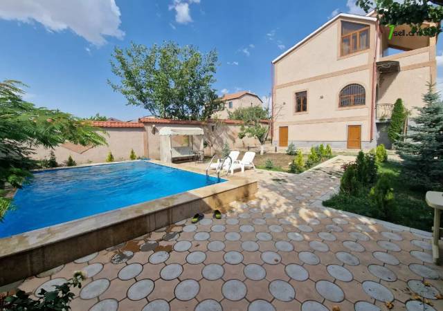 Երկու հարկանի քարե ամառանոց 12-րդ փողոցում Պտղնիում, 600 ք.մ., 3+ սանհանգույց, եվրովերանորոգված