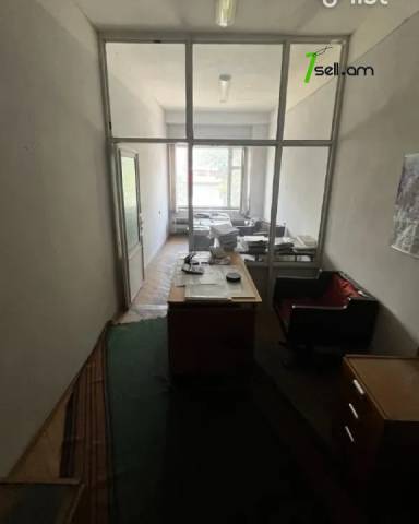 Շենք Ֆուչիկի փողոցում Աջափնյակում, 1800 քմ